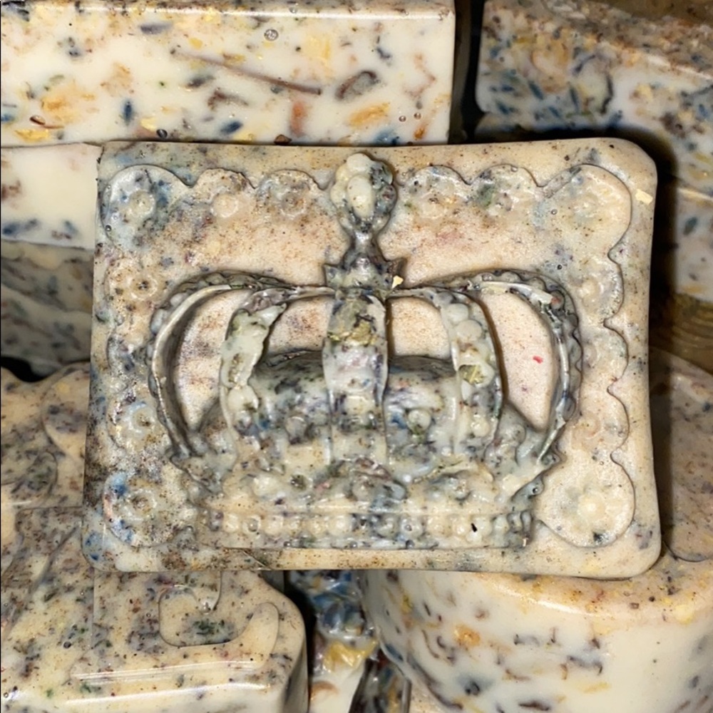Colloidal oatmeal soaps 100%organicw dried flowers